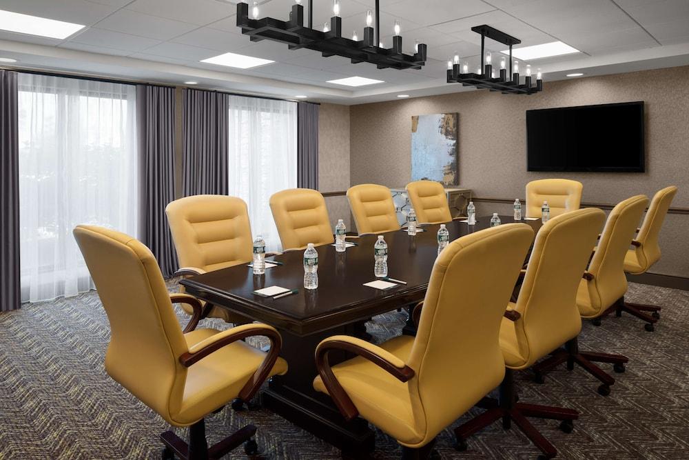 Hotel Homewood By Hilton - Garden City, Ny 3*