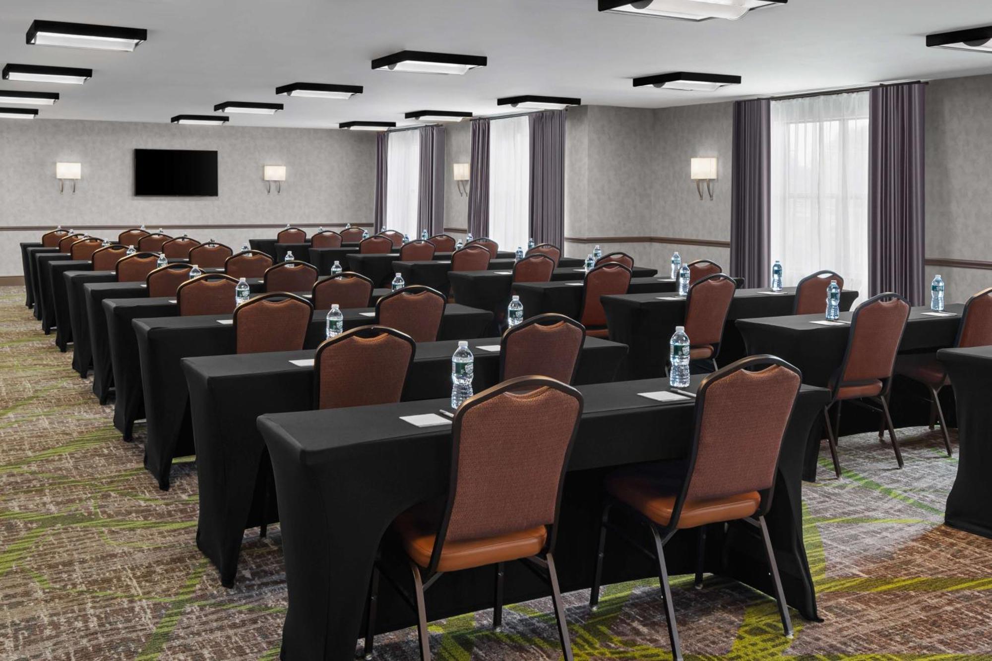Hotel Homewood By Hilton - Garden City, Ny